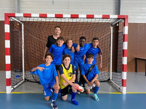 champions départementaux Futsal benjamins UNSS.jpg